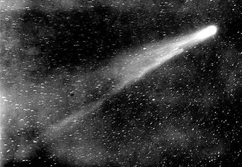 Halley's Comet: observational history from antiquity to the present day