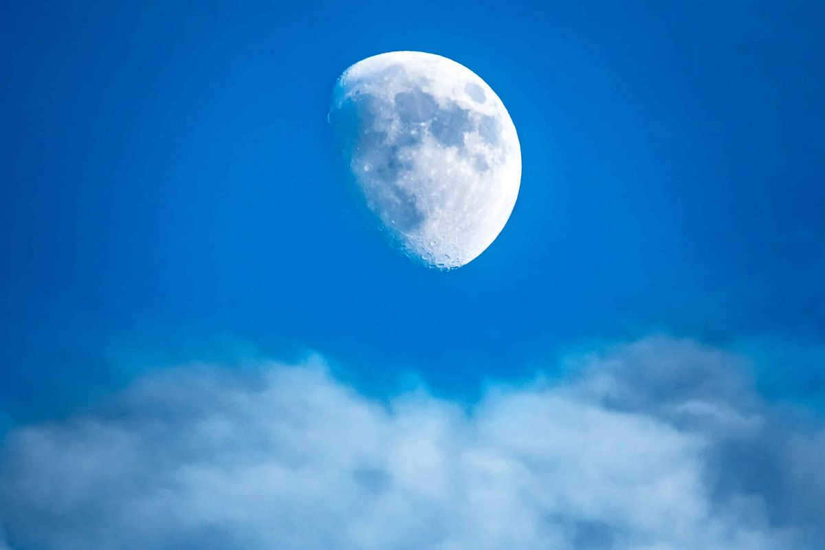 What Color Moon: Myths and Scientific Explanation