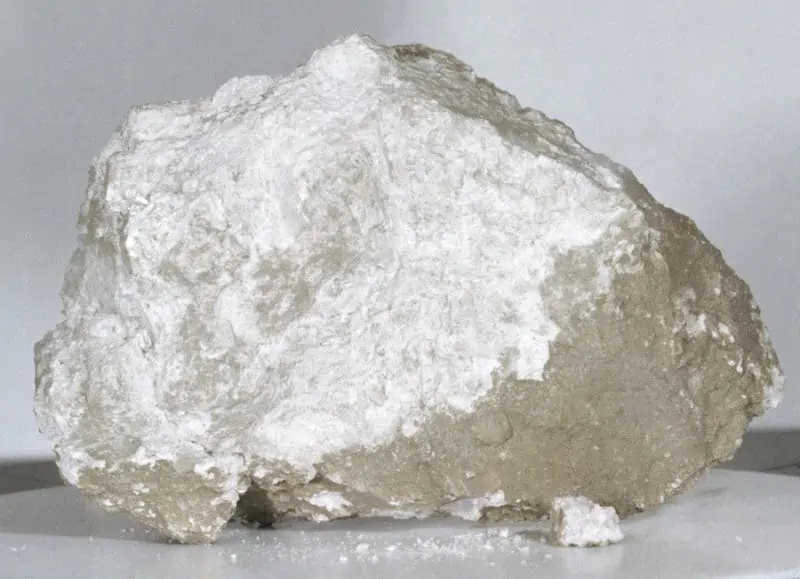 Mountainous anorthosite delivered by the Apollo mission