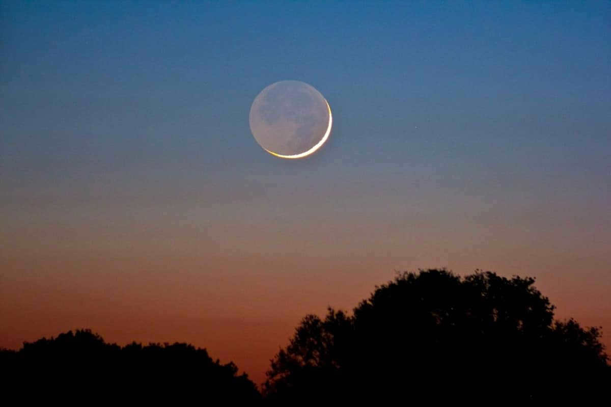 waning moon