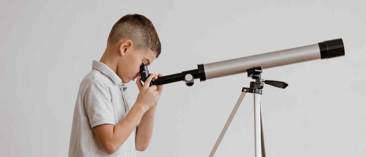 Who is an astronomer?