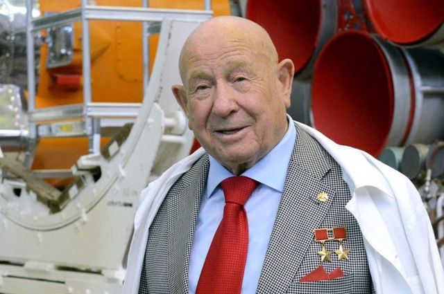 Leonov in the general assembly shop of launch vehicles RSC Progress.
