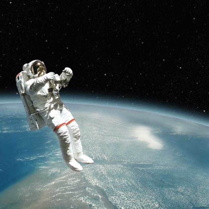 Anything can happen in outer space./Photo: sm.evg-rumjantsev.ru