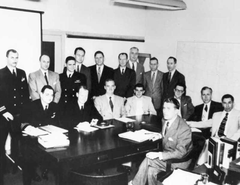 Photo: wikipedia.org / Meeting of the Orbiter Project Committee, which was held on March 17, 1955 in Washington, D.C.