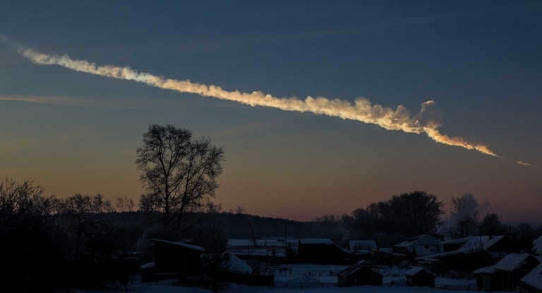 The plume of the Chelyabinsk meteorite in the sky