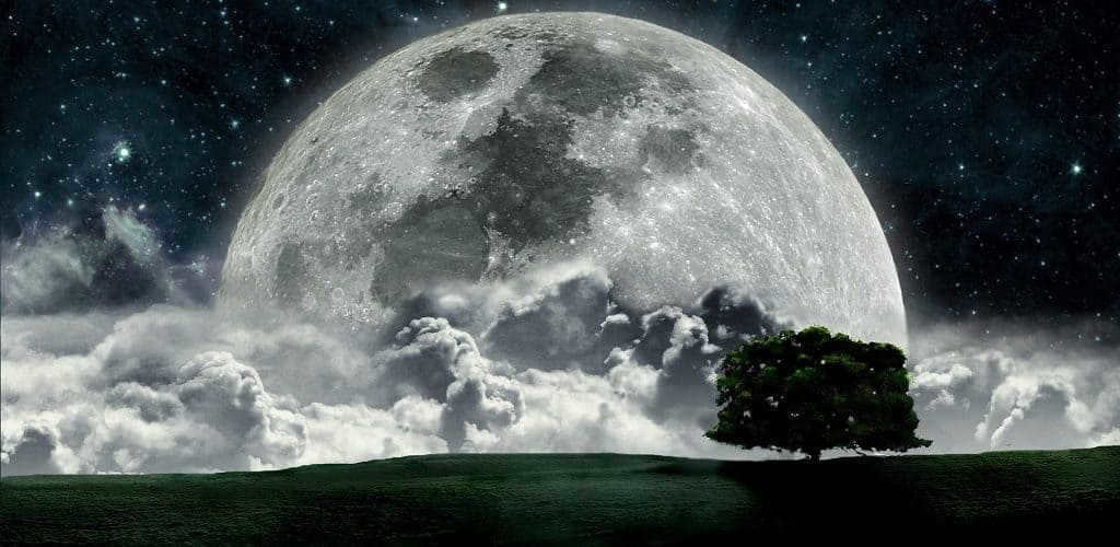 The moon: optical trickery