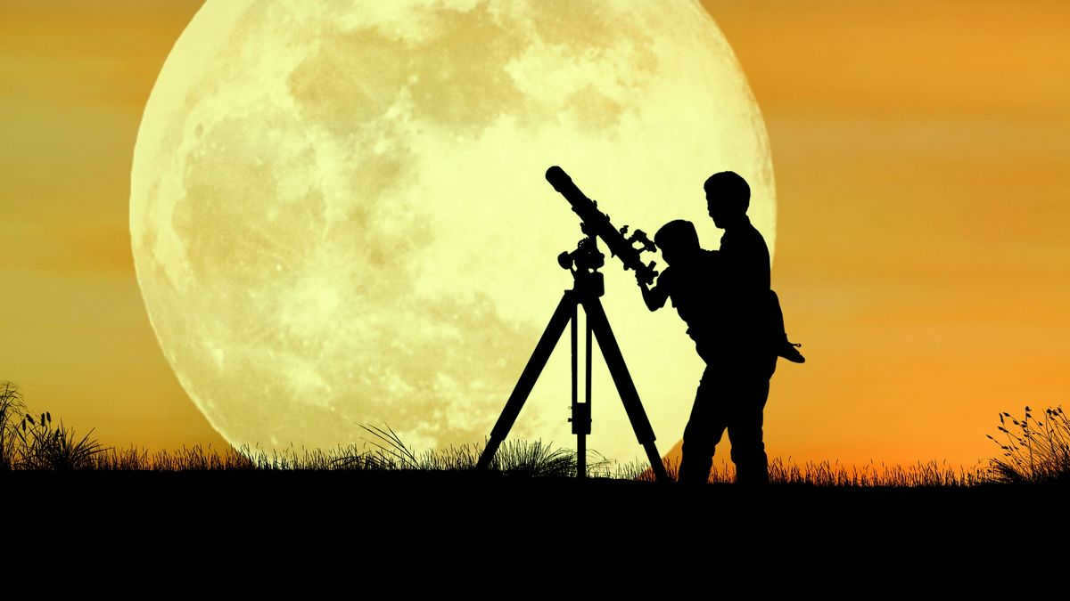 Observing the Moon through a telescope
