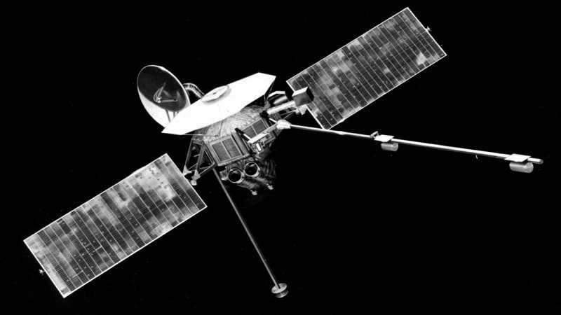 Mariner-10 spacecraft