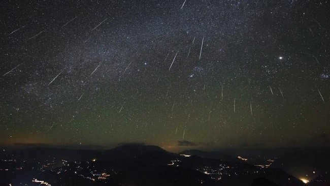Meteor stream (stellar rain)