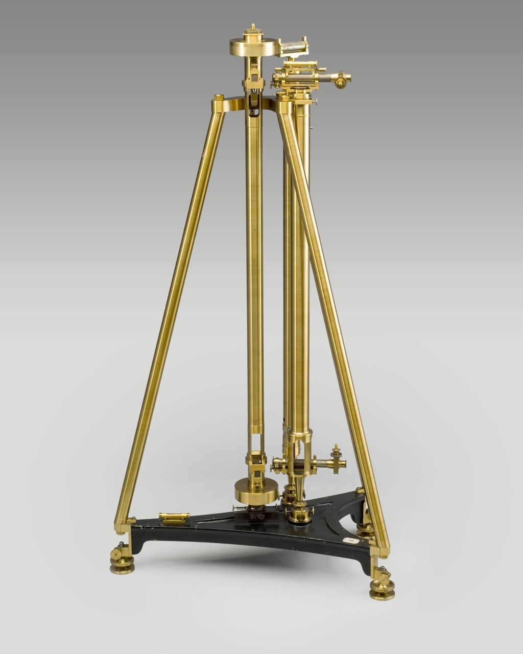 Pendulum gravimeter (Kater's pendulum), early 19th century design. A descendant of Richet's pendulum experiments.