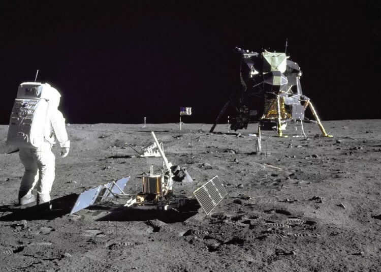 The 5 most popular myths about the first human landing on the moon. Photo.