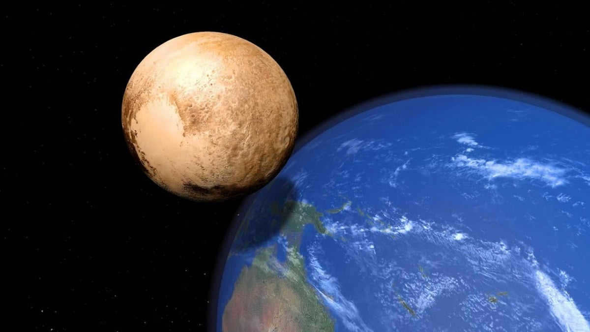 what color is planet pluto