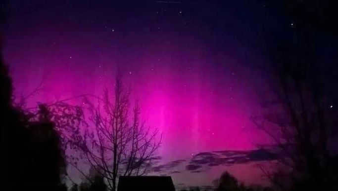 The phenomenon of pink sky
