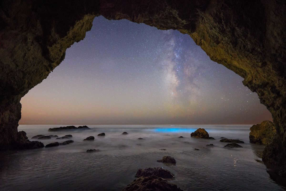 Why don't space photos show stars? - 10