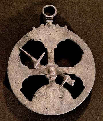 BROWN ASTROLABIA (17th century). IGDA