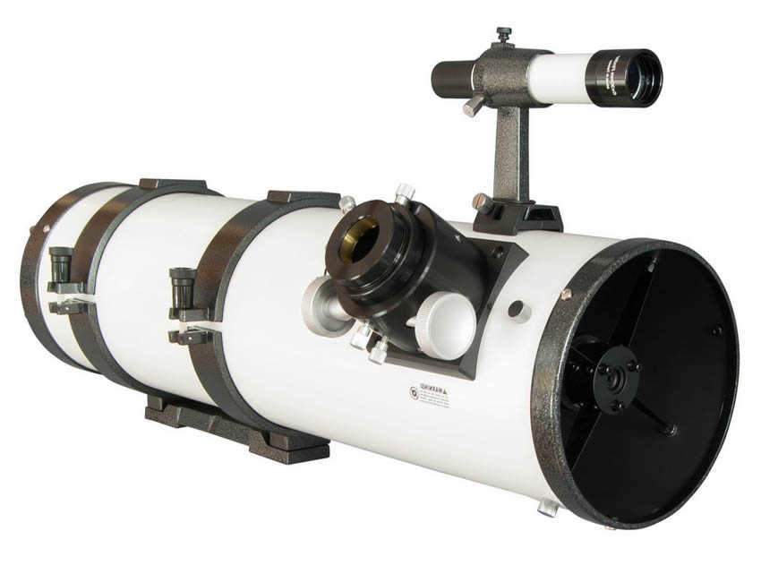 Appearance of the Newton reflector