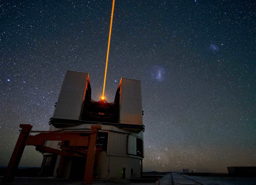 Adaptive optics with laser