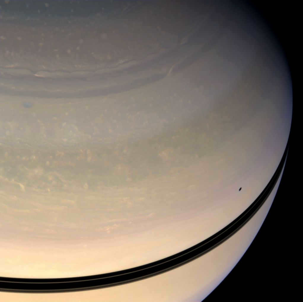 saturn atmosphere