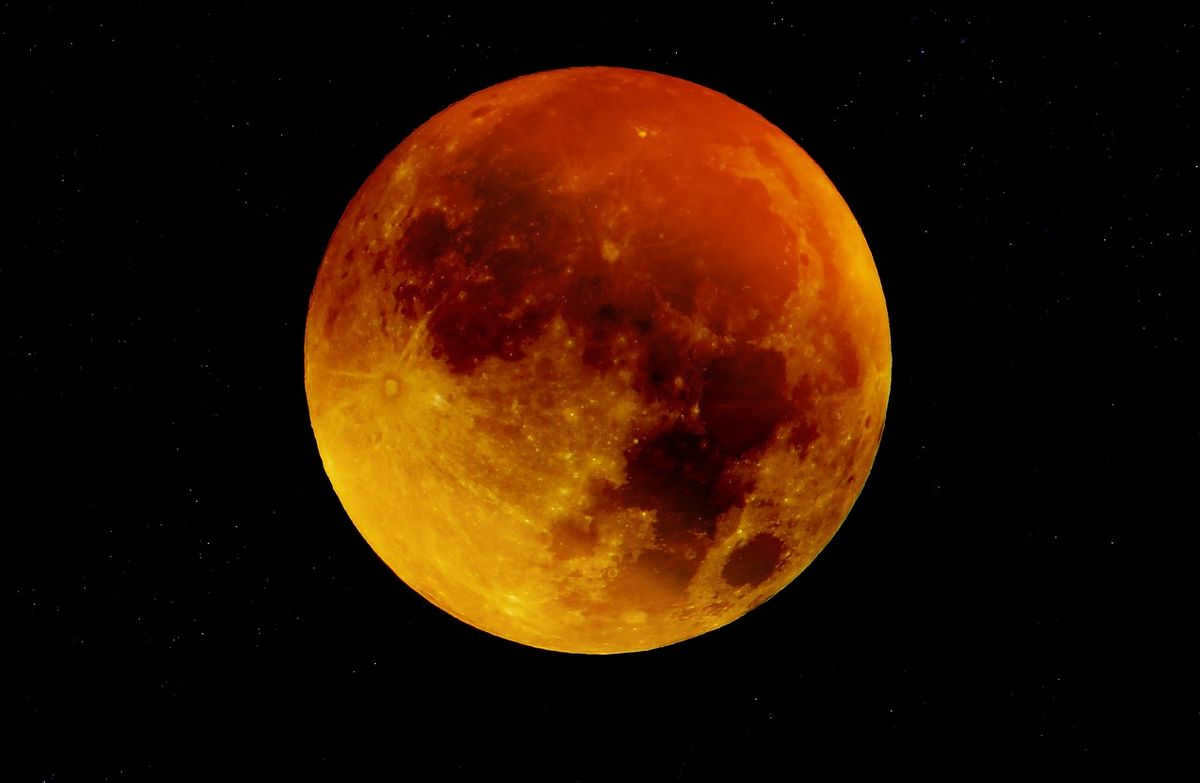 Lunar Eclipse (Blood Moon)