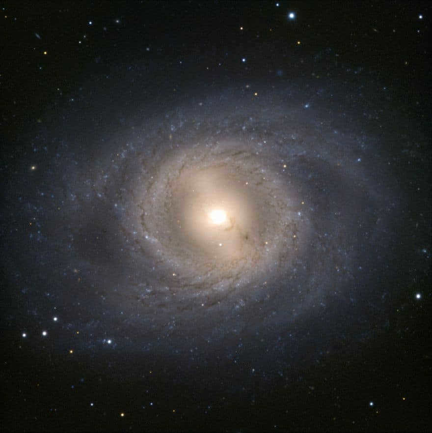 Galaxy M95 is located to us "face", so it shows a wonderful view of the spiral, the arms of which form an almost perfect circle. Its appearance resembles a lion's mane. Particularly remarkable is the golden core with a star-forming ring spanning almost 2000 light-years across.
