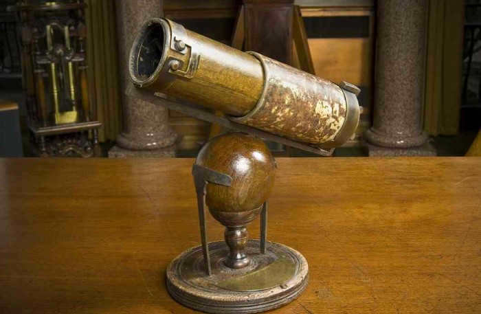 Newton's Reflector Telescope, 1668.