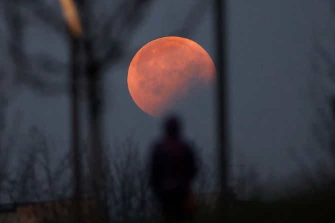 Solar and lunar eclipses of 2021: dates, features, where to observe and what not to do 2